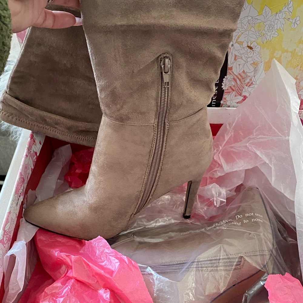CHINESE LAUNDRY Taupe Knee-High Boots NIB! 🤎 - Picture 7 of 11